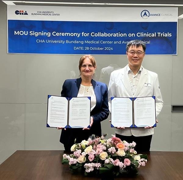 Yvonne Lungershausen, Avance Clinical CEO, and Young-Sang Kim, Director of CHA Global Clinical Trials Center (CHA University Bundang Medical Center), signed the MOU in Seoul, South Korea.